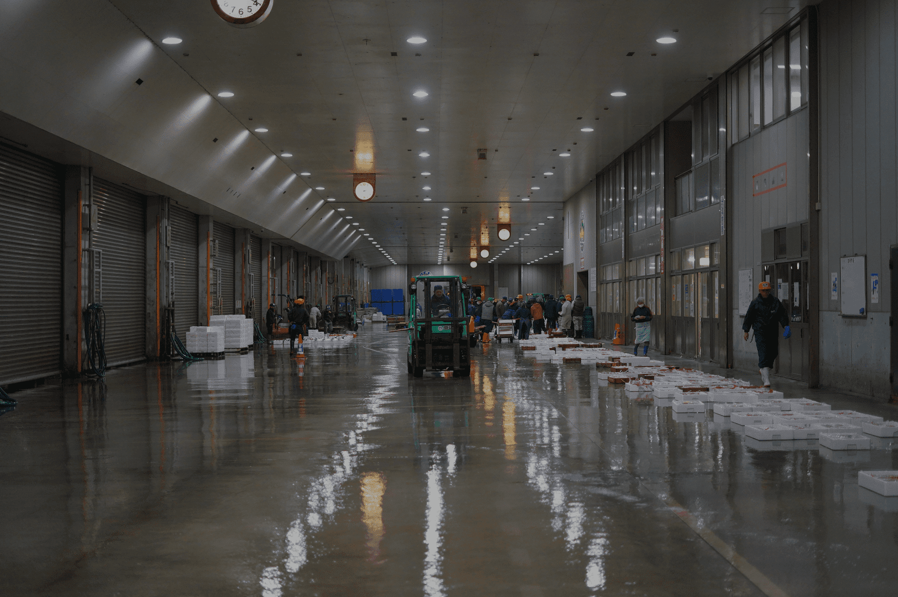 お電話でのご注文も受けたわ待っております。市場の写真